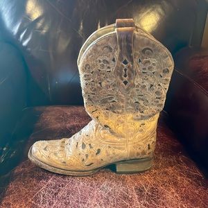 Tan Corral western/cowgirl boots.